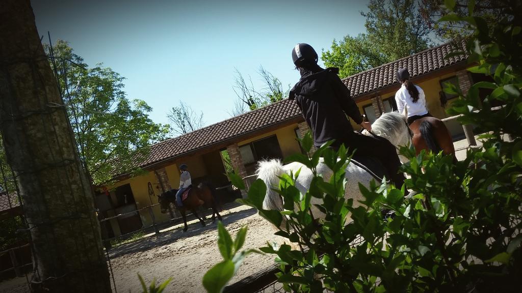 La Cascina Del Castello Villa Asti Bagian luar foto